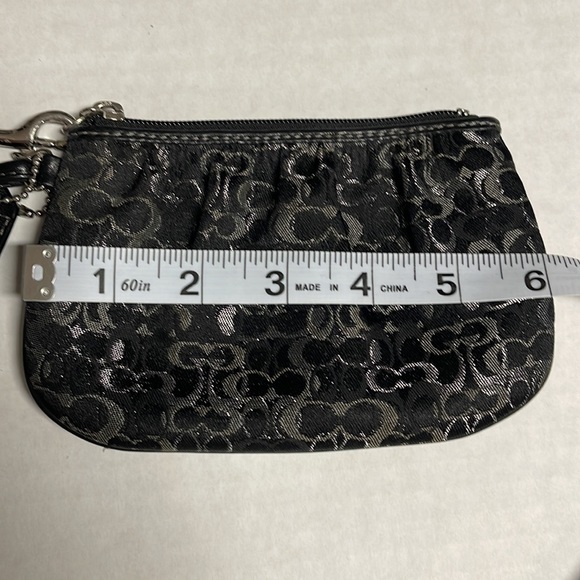 Vintage Coach wristlet - Picture 6 of 6
